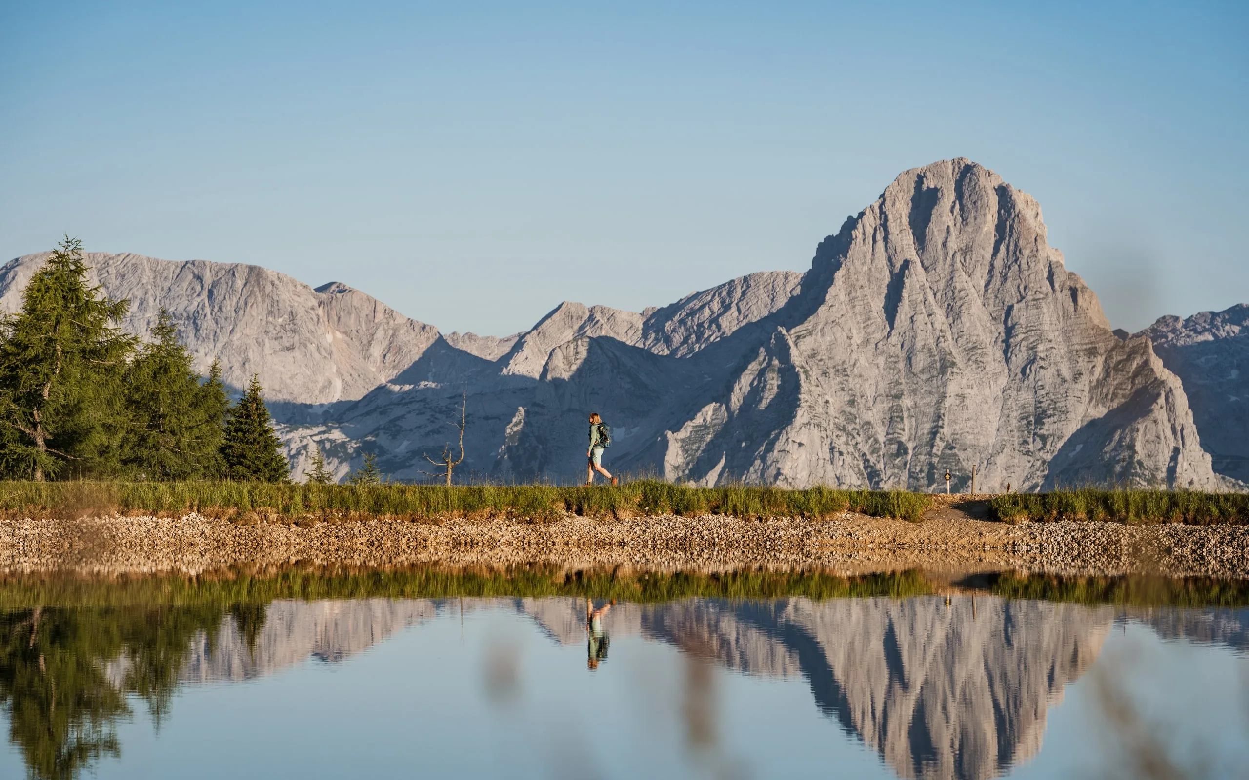 Hikers on the Hutterer Höss above Hinterstoder